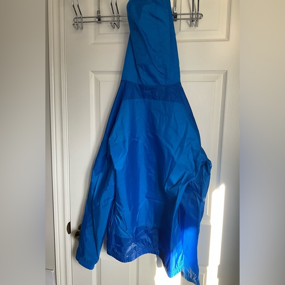 Men’s small (or women’s medium) Puma water repellent jacket. NWT - Picture 2 of 7